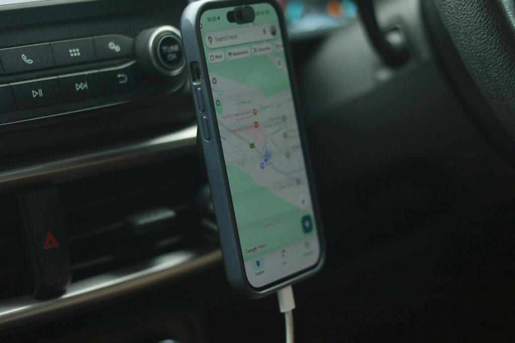 Magnetic Wireless Fast Charging Phone Mount